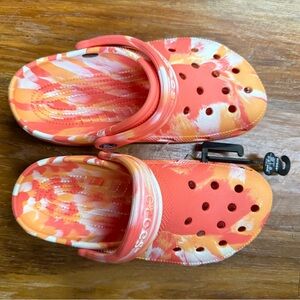 Tie dye crocs women’s 7 new!